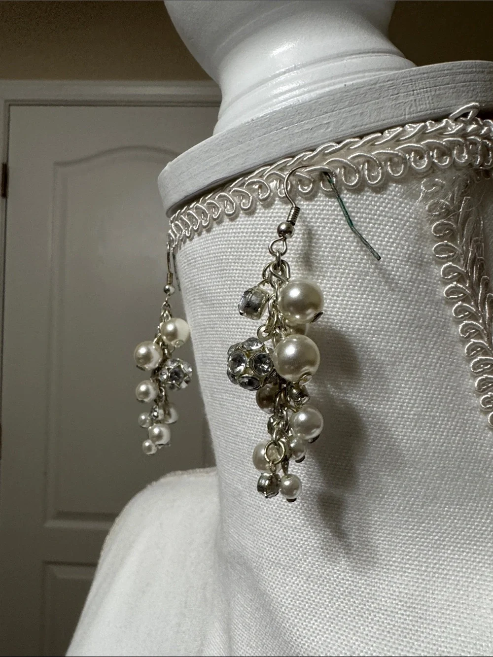 Elegant Pearl Cluster Drop Earrings - Silver/White